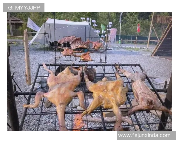 足球明星畅享中国火锅美食之旅品味独特风味与文化魅力